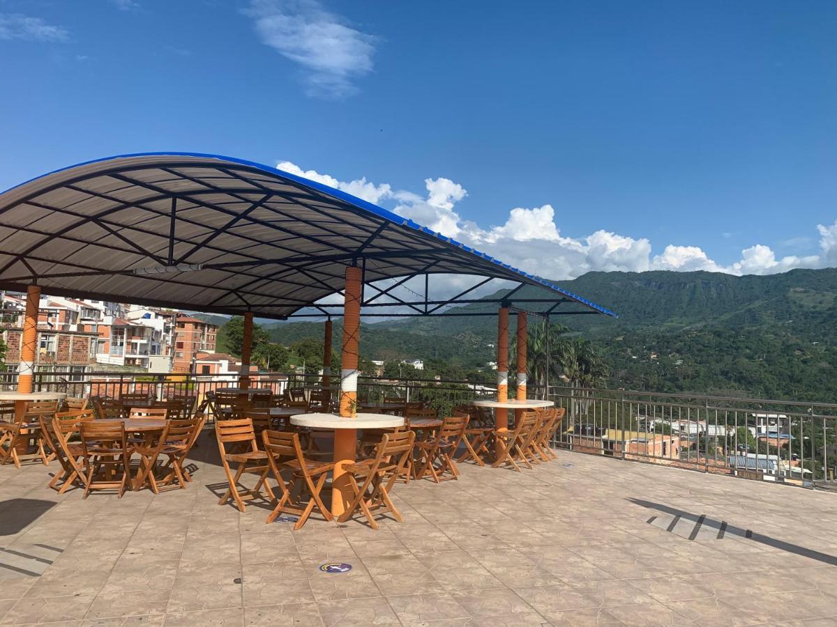 Hotel Bellavista Premium Villeta Ngoại thất bức ảnh